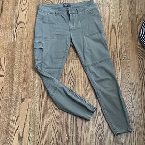 Abercrombie & Fitch Green Skinny Pants with Elastic Cuffs